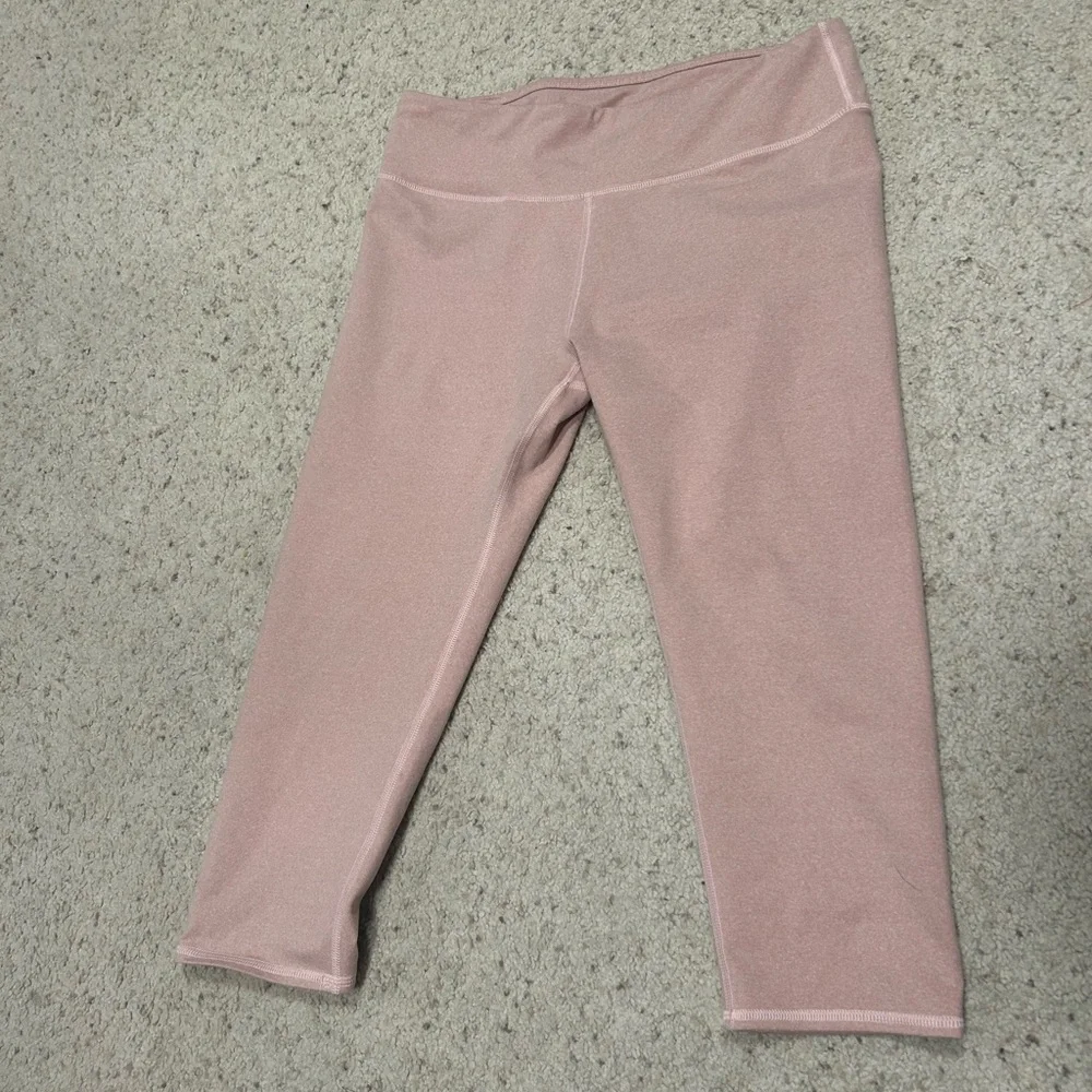 Fabletics pink capri